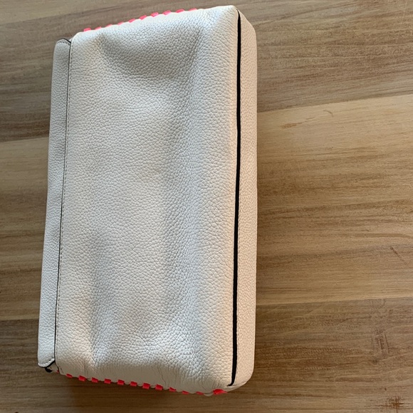 New with tags Coach crossbody chalk white/hot pink - Picture 3 of 5